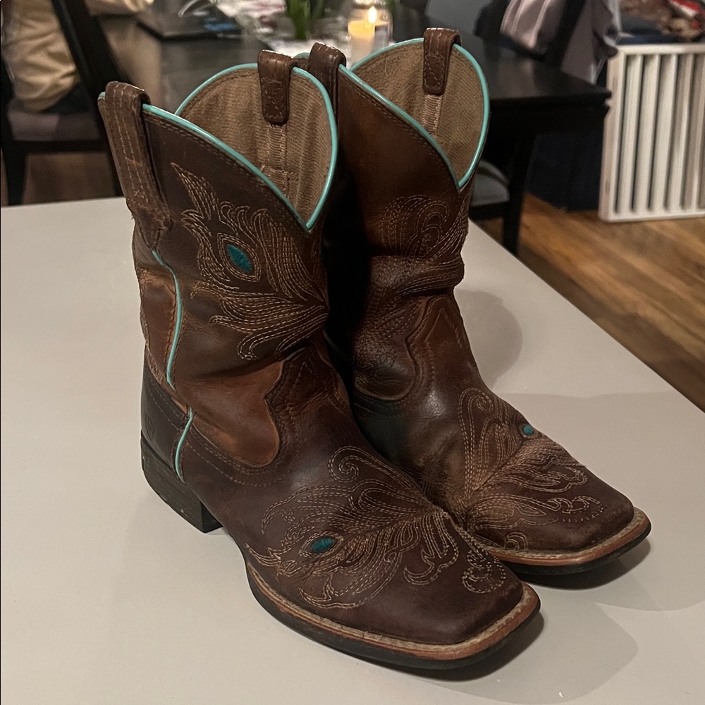 Ariat Youth square toe Turquoise accent Western Boots